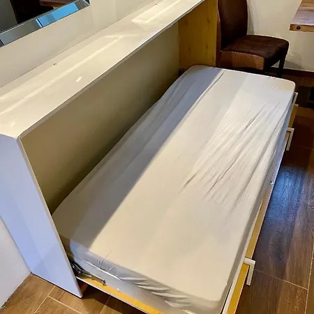 Stunning 1-bed In アパート ヘルツォーゲンラート
